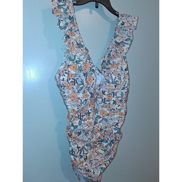 NEW! Cupshe Women's Distsy Floral One Piece Swimsuit Bathing Suit, Size Medium - Picture 5 of 8